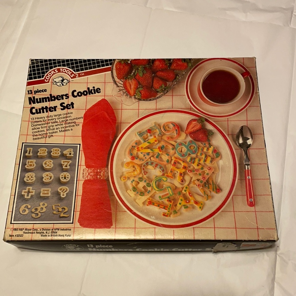 NWT 13 PIECE #S COOKIE CUTTER SET BY COOKS TOOLS